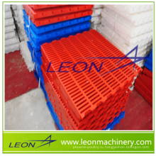 Пластиковая решетка серии Leon для птицефабрики и животноводства